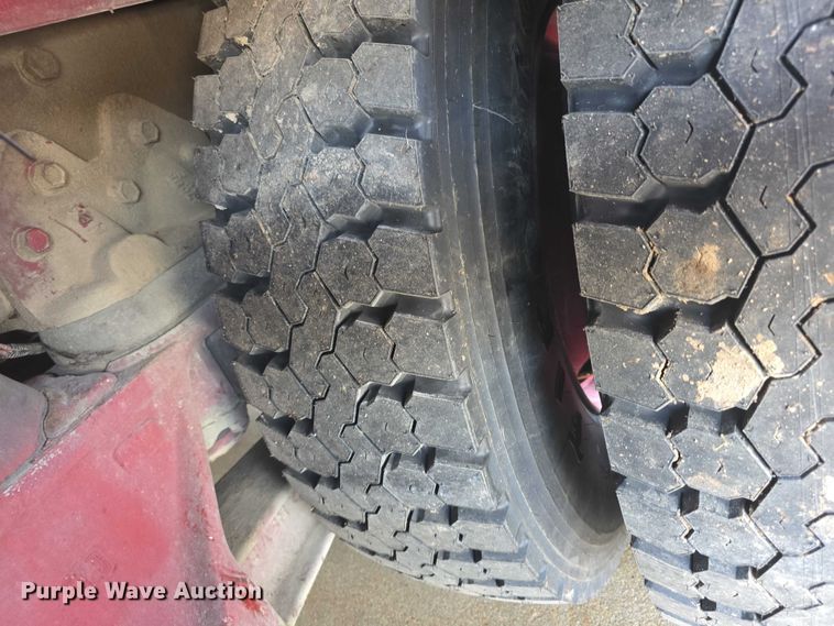 image for item FI0689 1986 Grumman 453886 Duplex ladder fire truck