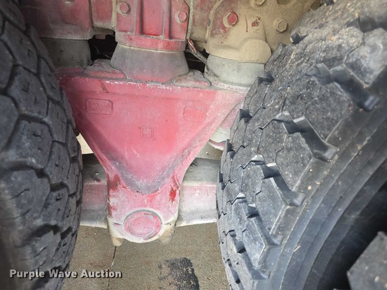 image for item FI0689 1986 Grumman 453886 Duplex ladder fire truck