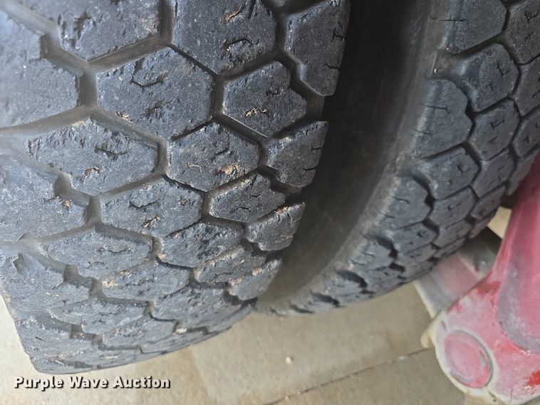 image for item FI0689 1986 Grumman 453886 Duplex ladder fire truck