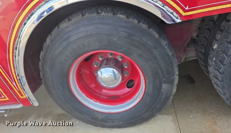 image for item FI0689 1986 Grumman 453886 Duplex ladder fire truck