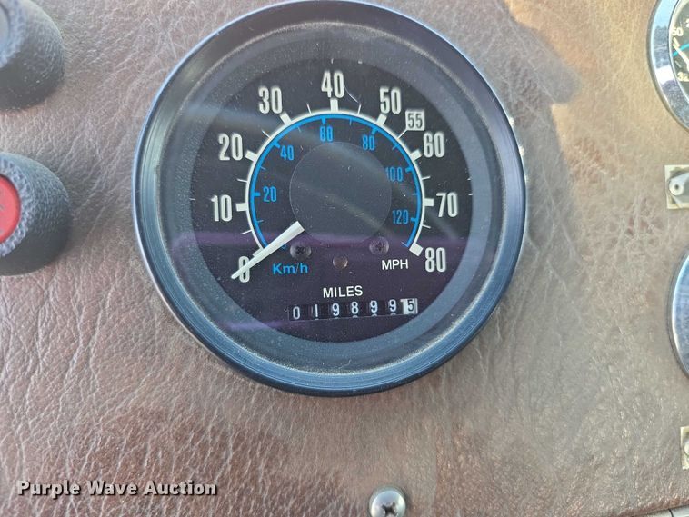 image for item FI0689 1986 Grumman 453886 Duplex ladder fire truck