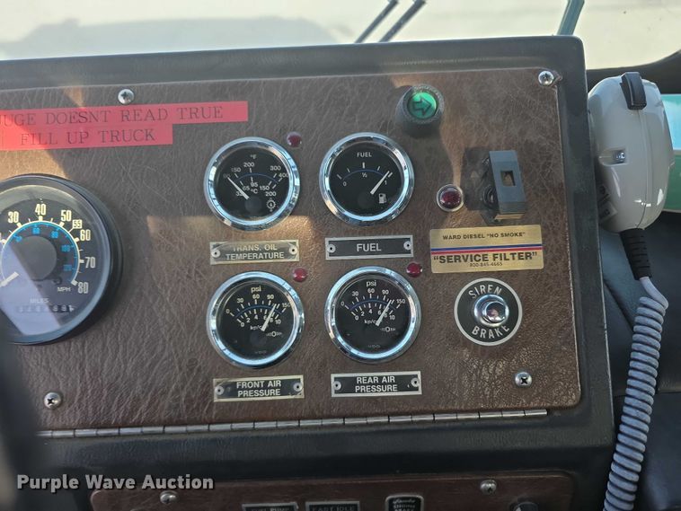 image for item FI0689 1986 Grumman 453886 Duplex ladder fire truck