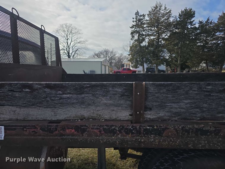 image for item FI0759 1978 Ford F600 dump flatbed truck