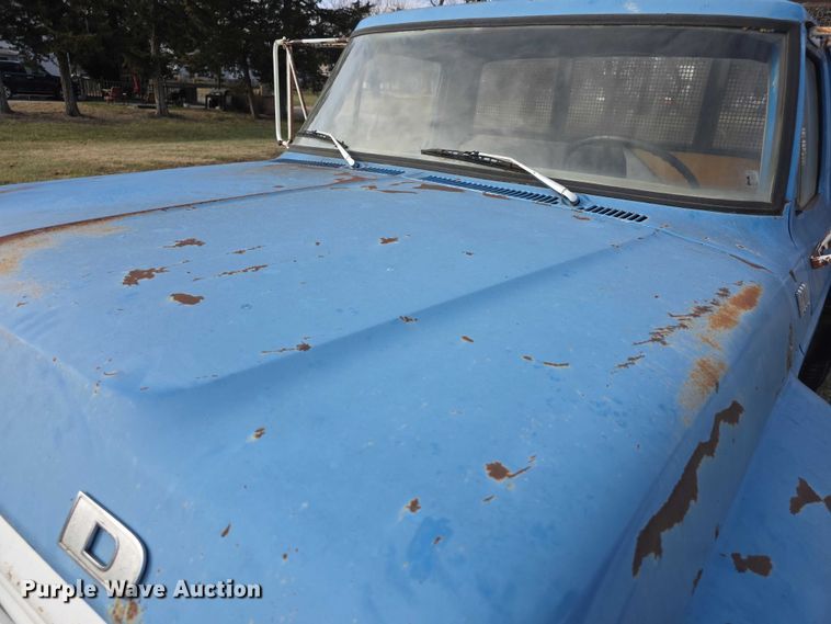 image for item FI0759 1978 Ford F600 dump flatbed truck