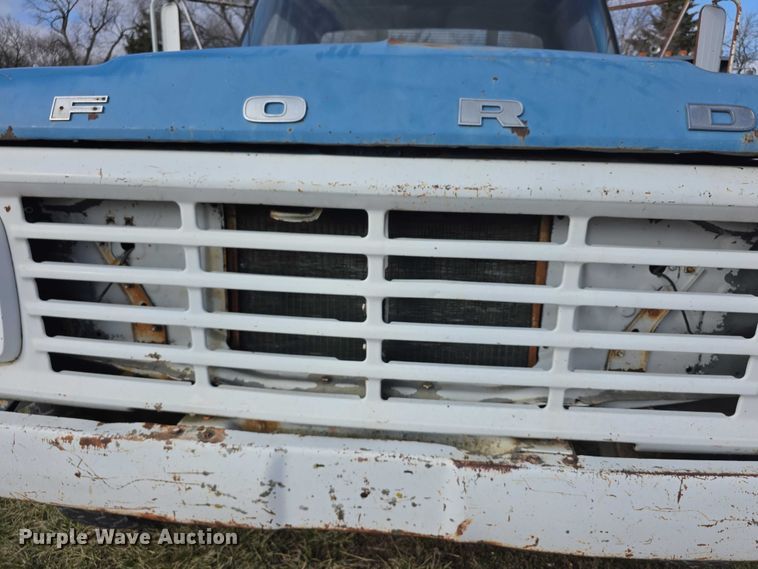 image for item FI0759 1978 Ford F600 dump flatbed truck