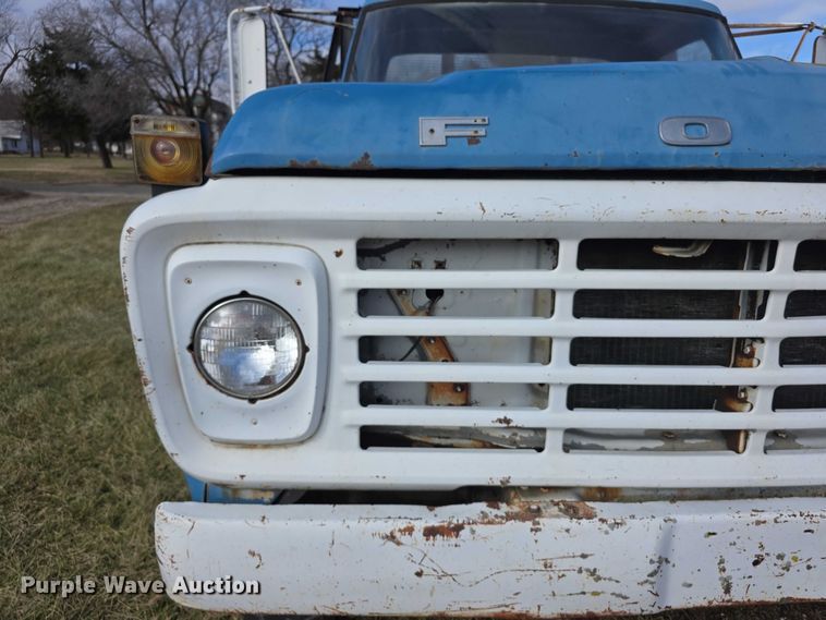 image for item FI0759 1978 Ford F600 dump flatbed truck