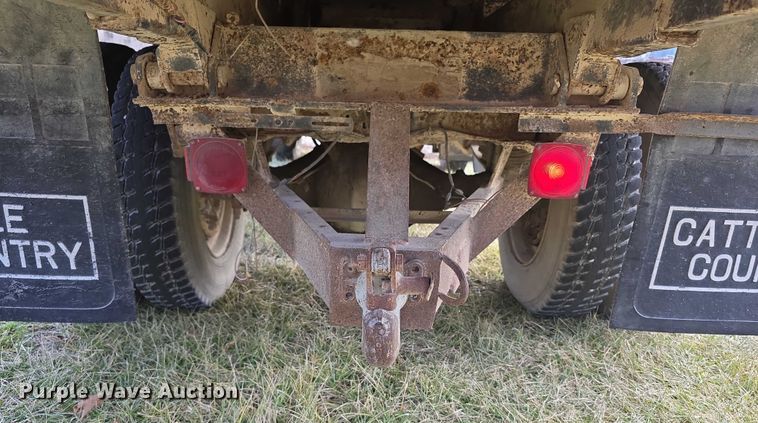 image for item FI0759 1978 Ford F600 dump flatbed truck