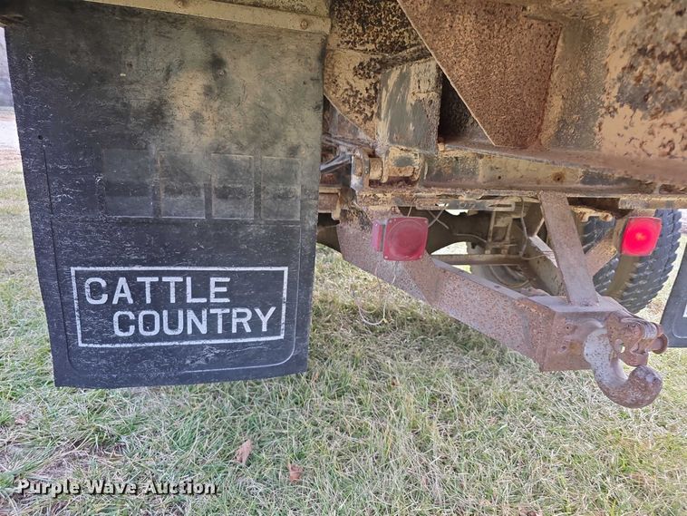 image for item FI0759 1978 Ford F600 dump flatbed truck