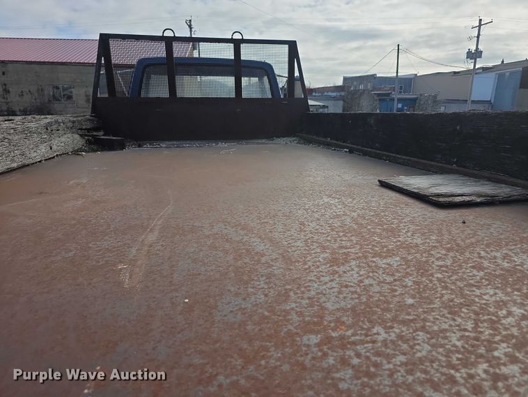 image for item FI0759 1978 Ford F600 dump flatbed truck