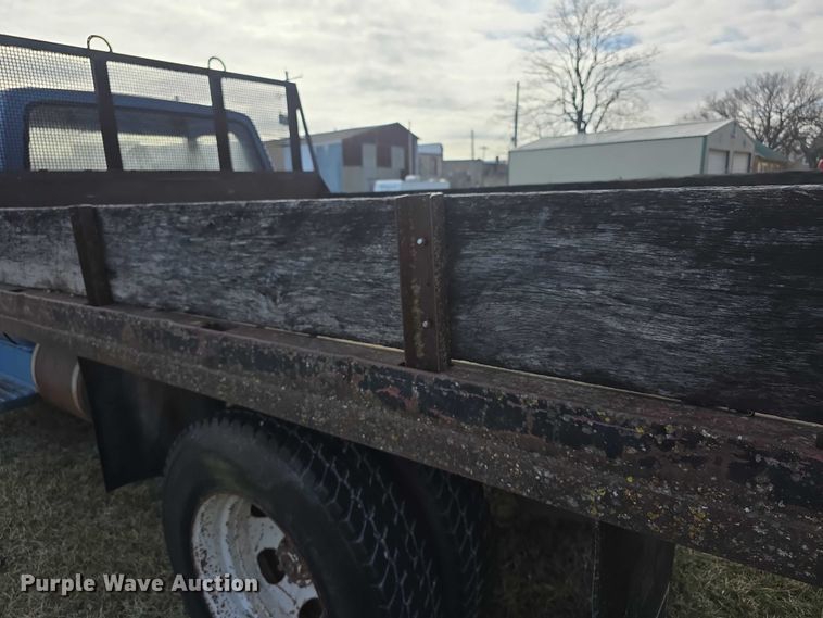 image for item FI0759 1978 Ford F600 dump flatbed truck