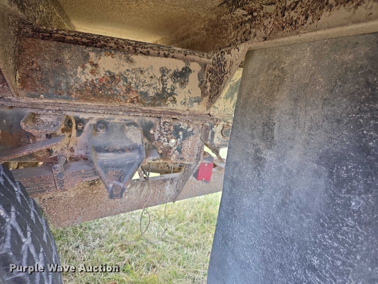 image for item FI0759 1978 Ford F600 dump flatbed truck