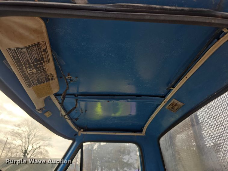 image for item FI0759 1978 Ford F600 dump flatbed truck