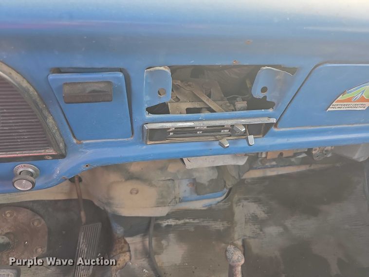 image for item FI0759 1978 Ford F600 dump flatbed truck