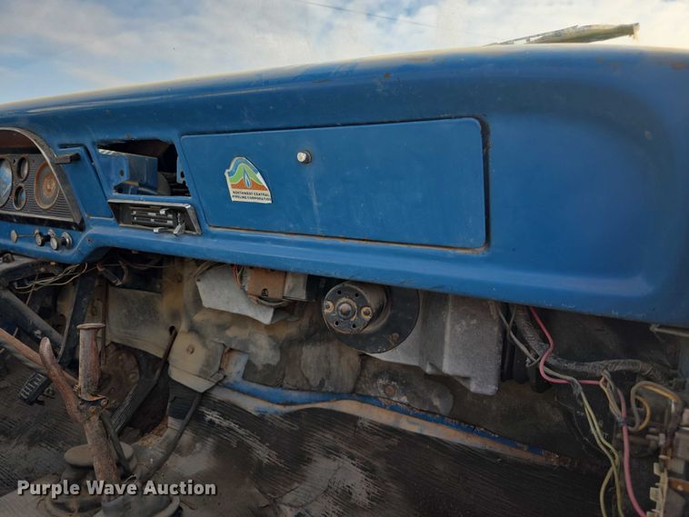 image for item FI0759 1978 Ford F600 dump flatbed truck