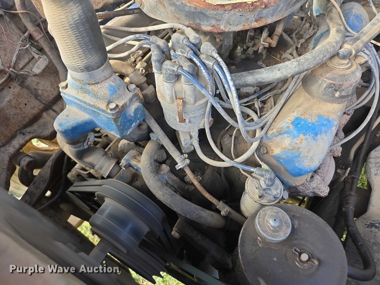 image for item FI0759 1978 Ford F600 dump flatbed truck