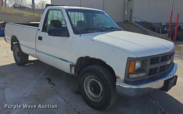 image for item FI0785 1995 Chevrolet C2500 pickup truck