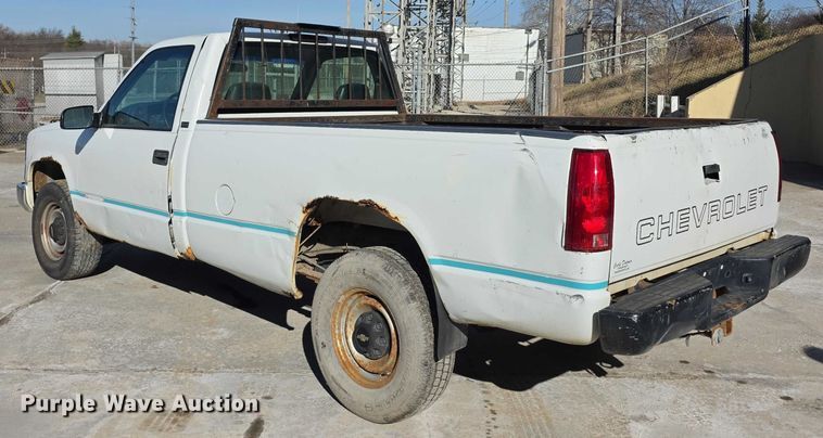 image for item FI0785 1995 Chevrolet C2500 pickup truck