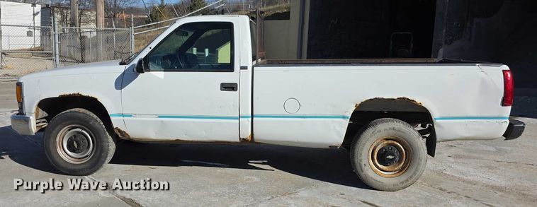 image for item FI0785 1995 Chevrolet C2500 pickup truck