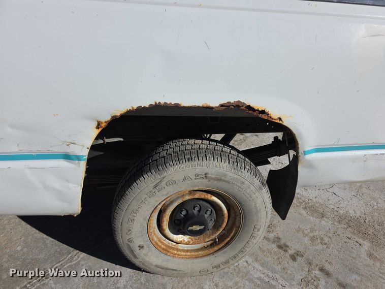 image for item FI0785 1995 Chevrolet C2500 pickup truck