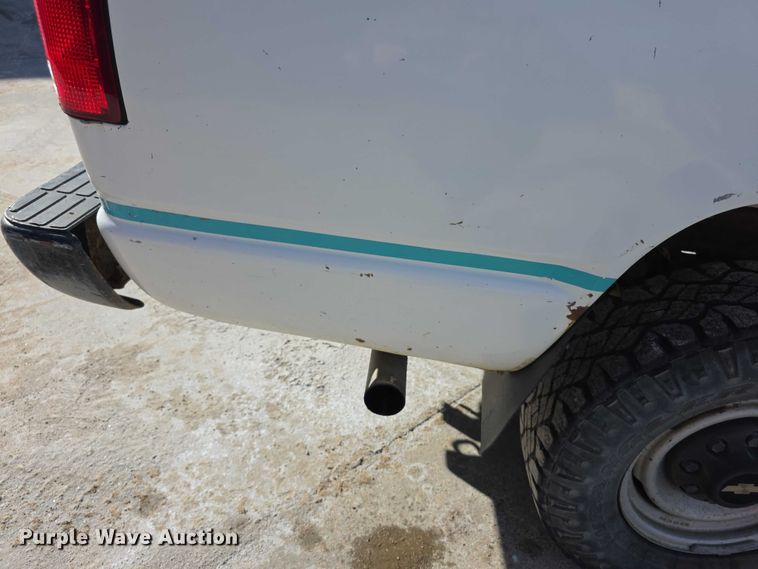 image for item FI0785 1995 Chevrolet C2500 pickup truck