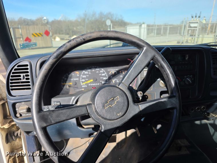 image for item FI0785 1995 Chevrolet C2500 pickup truck