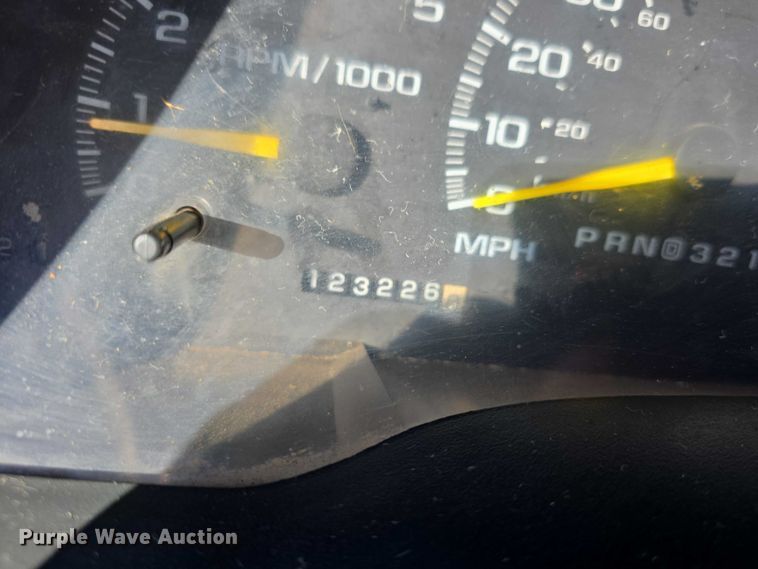 image for item FI0785 1995 Chevrolet C2500 pickup truck