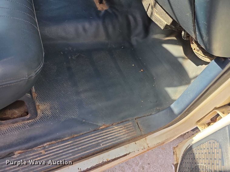 image for item FI0785 1995 Chevrolet C2500 pickup truck