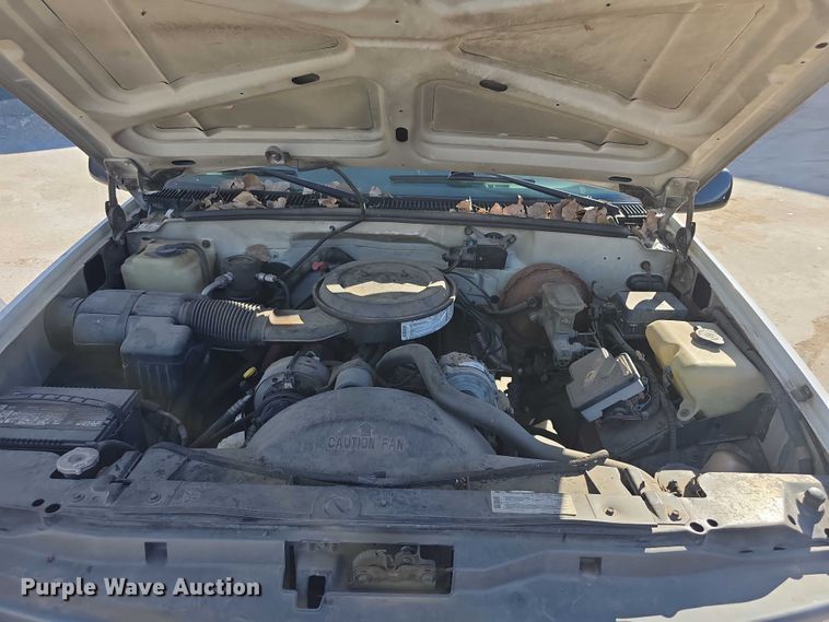 image for item FI0785 1995 Chevrolet C2500 pickup truck