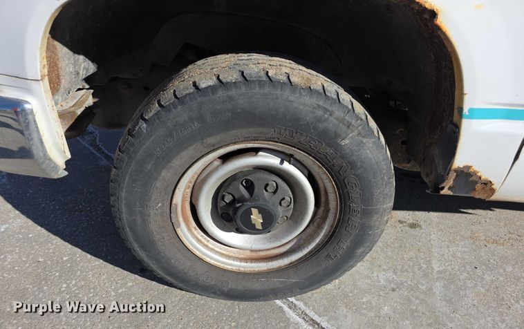 image for item FI0785 1995 Chevrolet C2500 pickup truck
