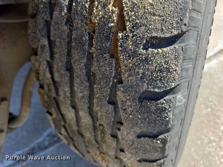 image for item FI0785 1995 Chevrolet C2500 pickup truck