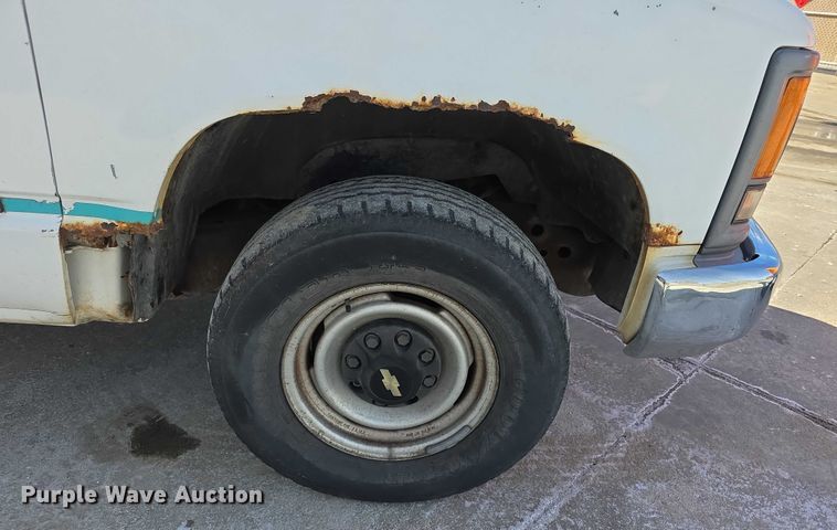 image for item FI0785 1995 Chevrolet C2500 pickup truck