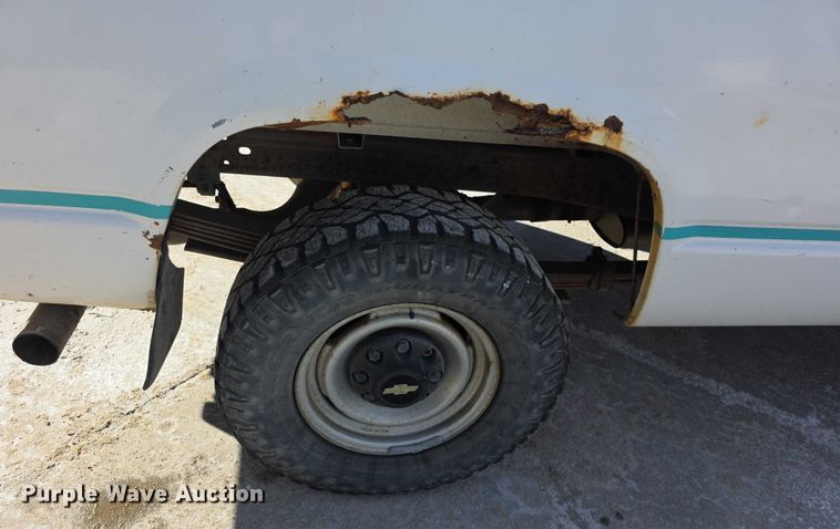 image for item FI0785 1995 Chevrolet C2500 pickup truck