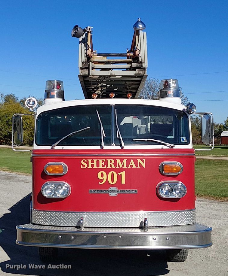 image for item FK0530 1982 American LeFrance 100' Ladder Chief ladder fire truck