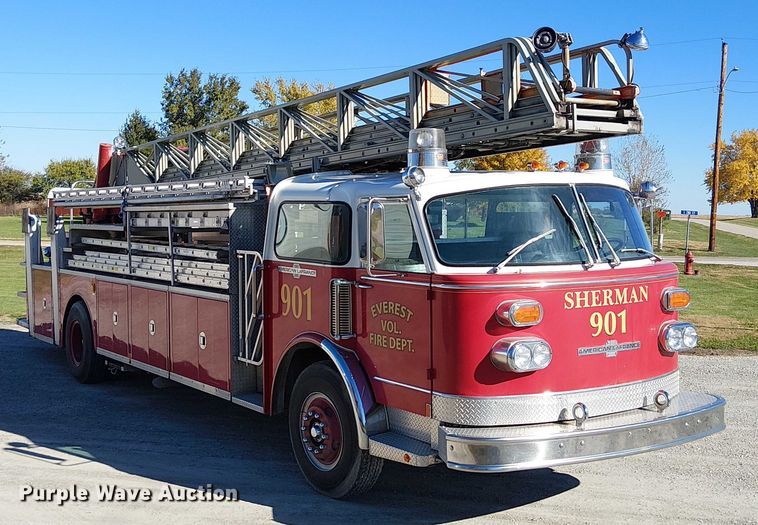 image for item FK0530 1982 American LeFrance 100' Ladder Chief ladder fire truck