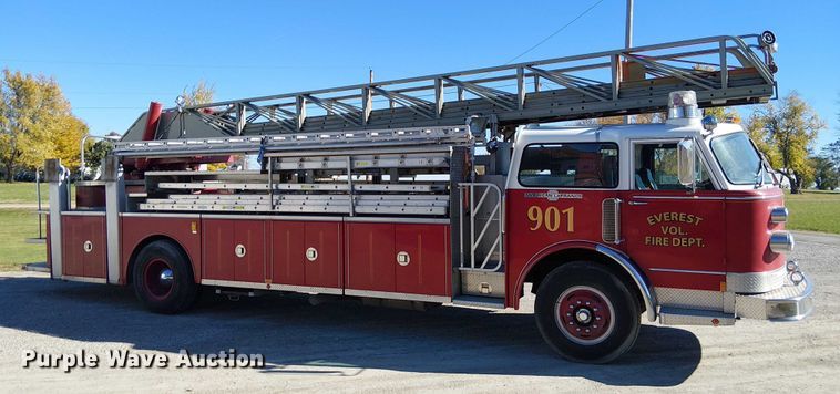 image for item FK0530 1982 American LeFrance 100' Ladder Chief ladder fire truck
