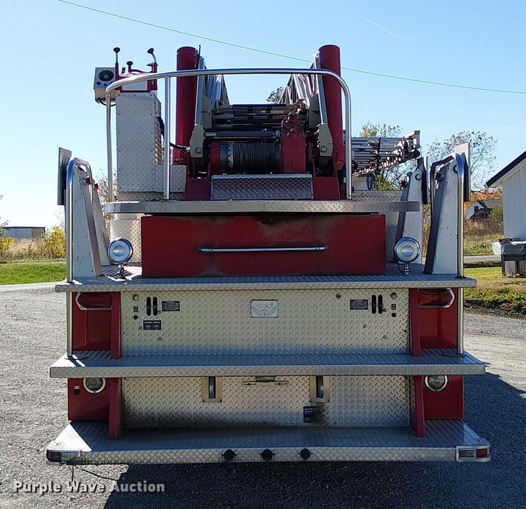 image for item FK0530 1982 American LeFrance 100' Ladder Chief ladder fire truck