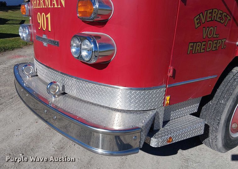 image for item FK0530 1982 American LeFrance 100' Ladder Chief ladder fire truck