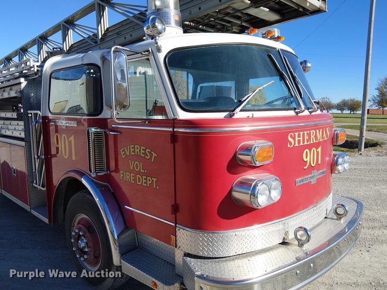 image for item FK0530 1982 American LeFrance 100' Ladder Chief ladder fire truck