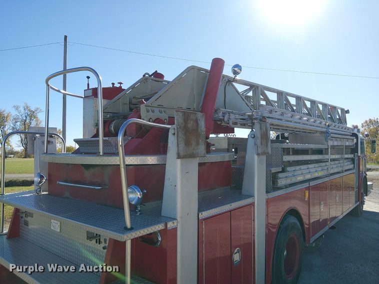 image for item FK0530 1982 American LeFrance 100' Ladder Chief ladder fire truck