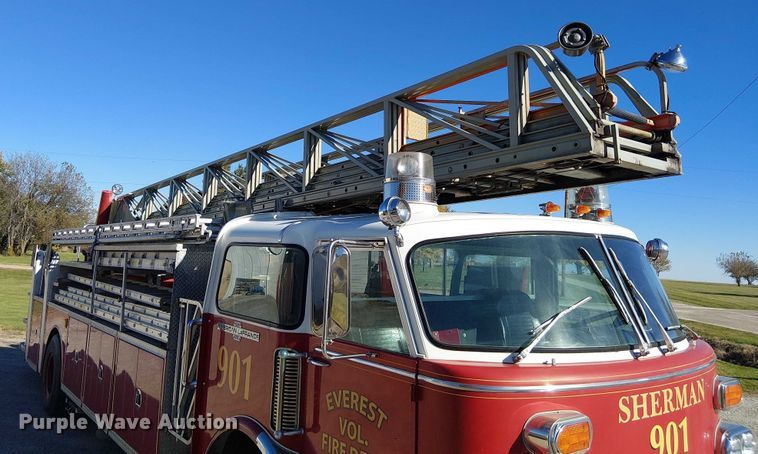 image for item FK0530 1982 American LeFrance 100' Ladder Chief ladder fire truck