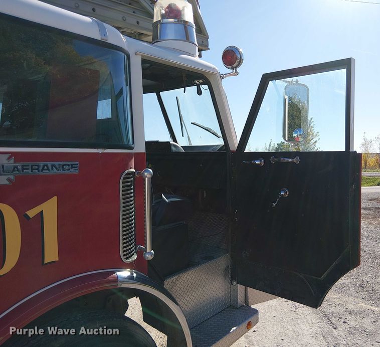 image for item FK0530 1982 American LeFrance 100' Ladder Chief ladder fire truck
