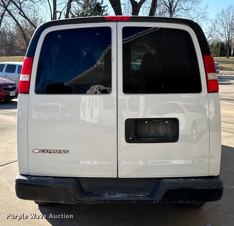 image for item FK0887 2018 Chevrolet Express 3500 van