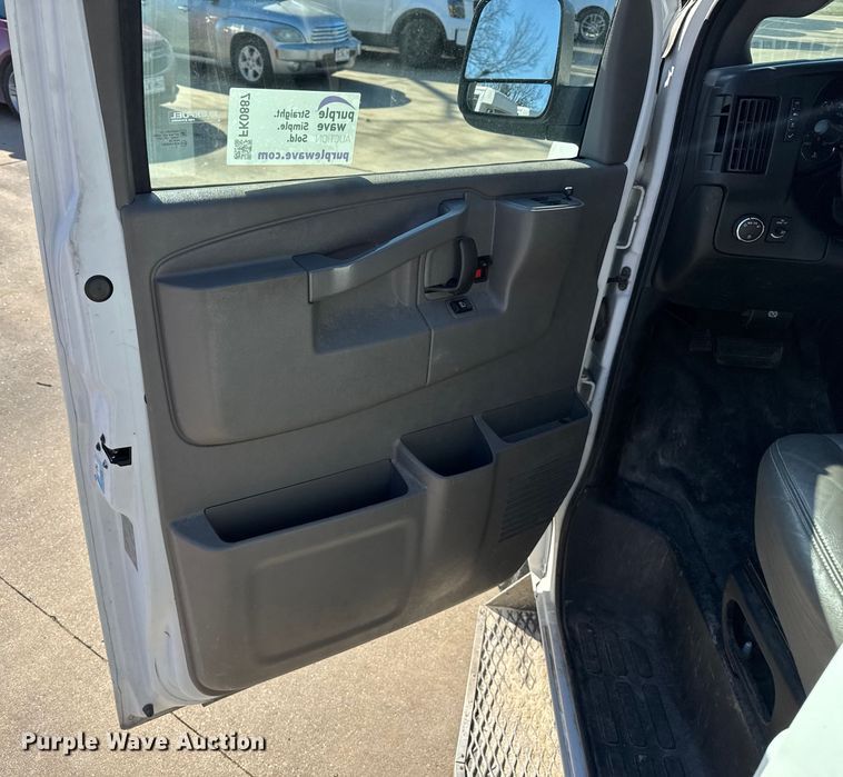 image for item FK0887 2018 Chevrolet Express 3500 van