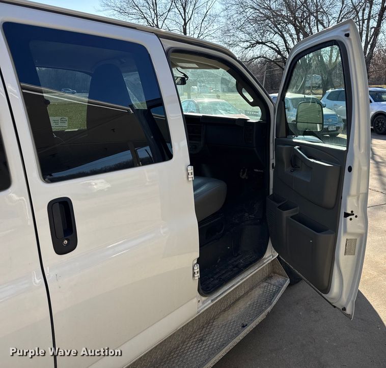 image for item FK0887 2018 Chevrolet Express 3500 van