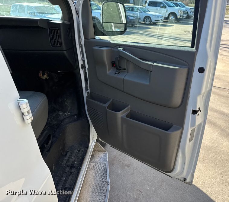 image for item FK0887 2018 Chevrolet Express 3500 van