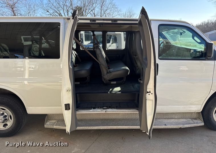 image for item FK0887 2018 Chevrolet Express 3500 van