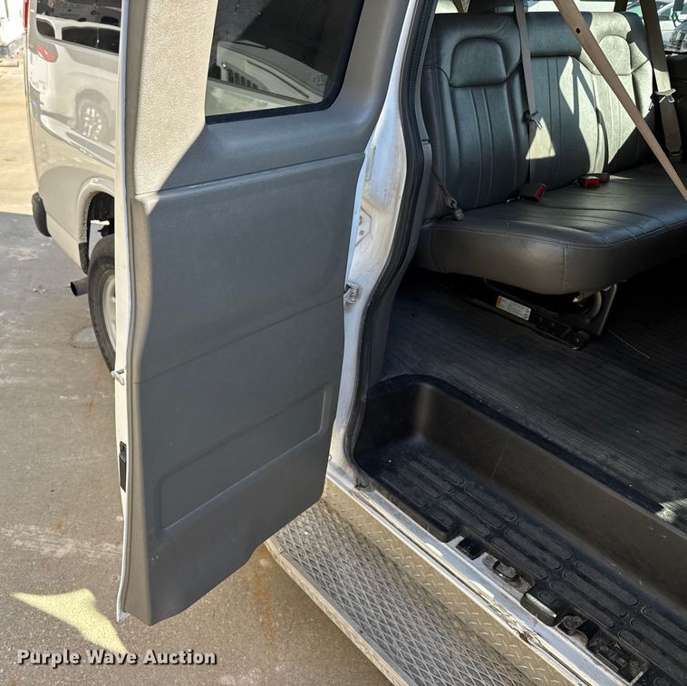 image for item FK0887 2018 Chevrolet Express 3500 van