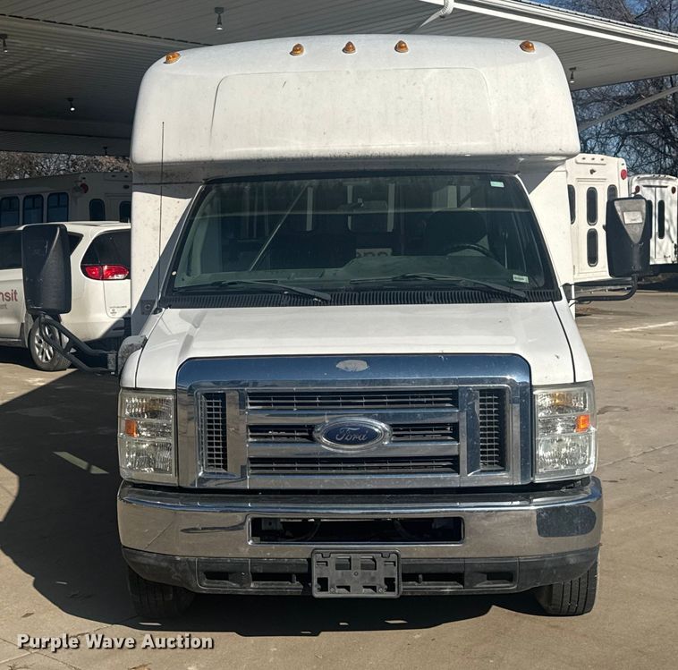 image for item FK0888 2011 Ford E450 Super Duty shuttle bus