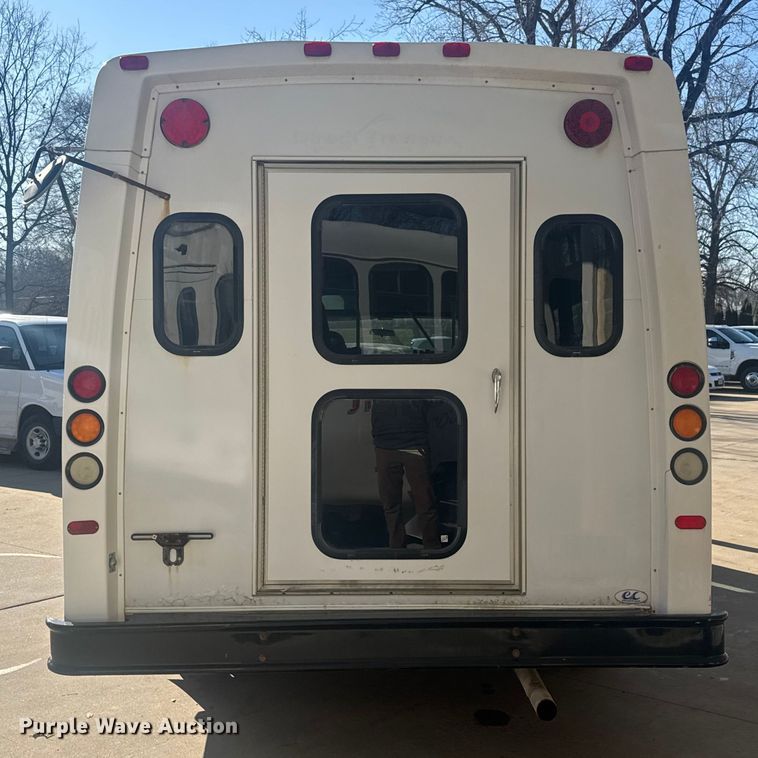 image for item FK0888 2011 Ford E450 Super Duty shuttle bus