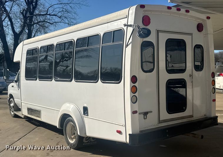 image for item FK0888 2011 Ford E450 Super Duty shuttle bus
